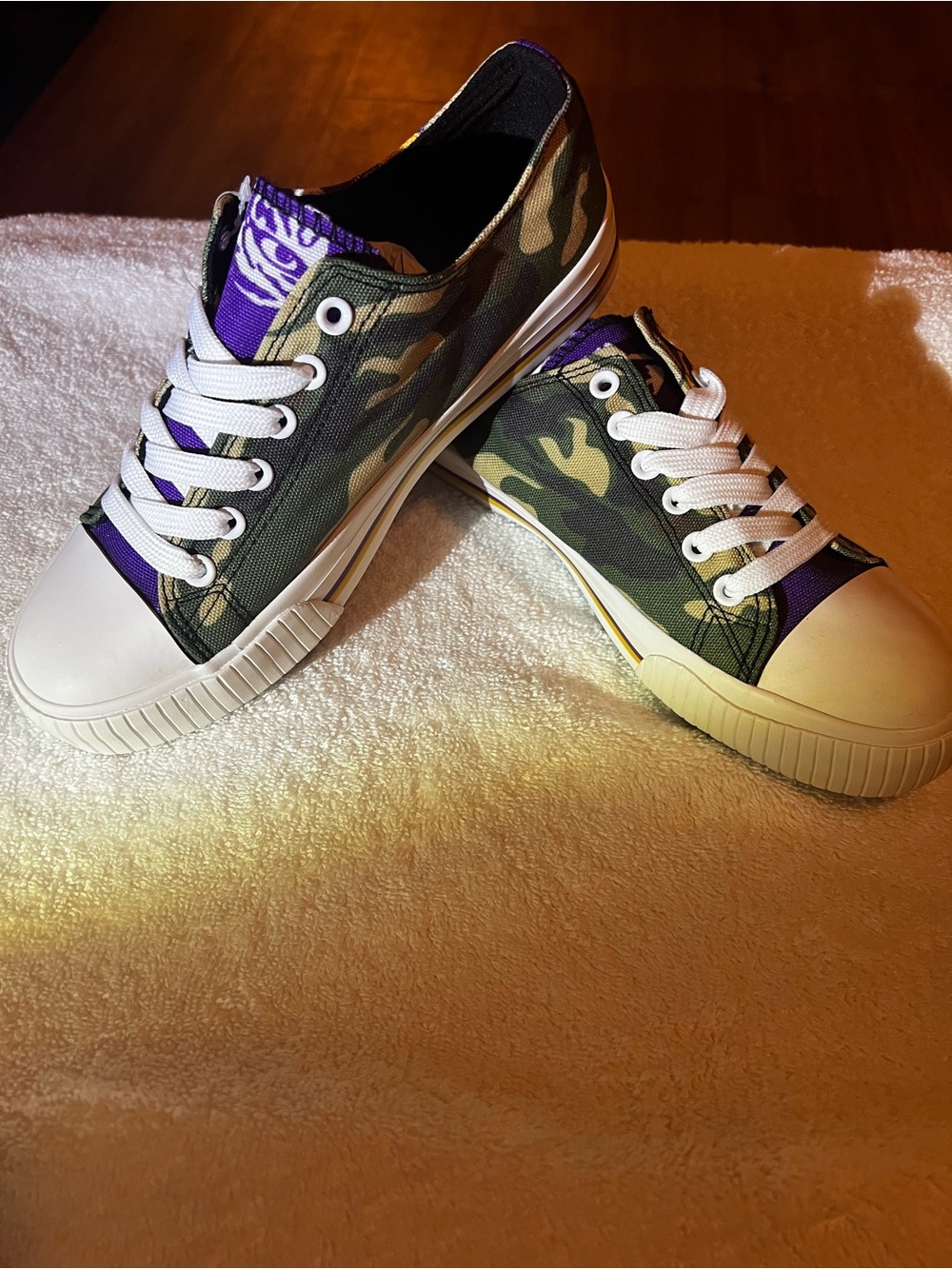 FOCO LSU Tigers Women's Camo Low Top Canvas Sneakers – Size 7 – NWT